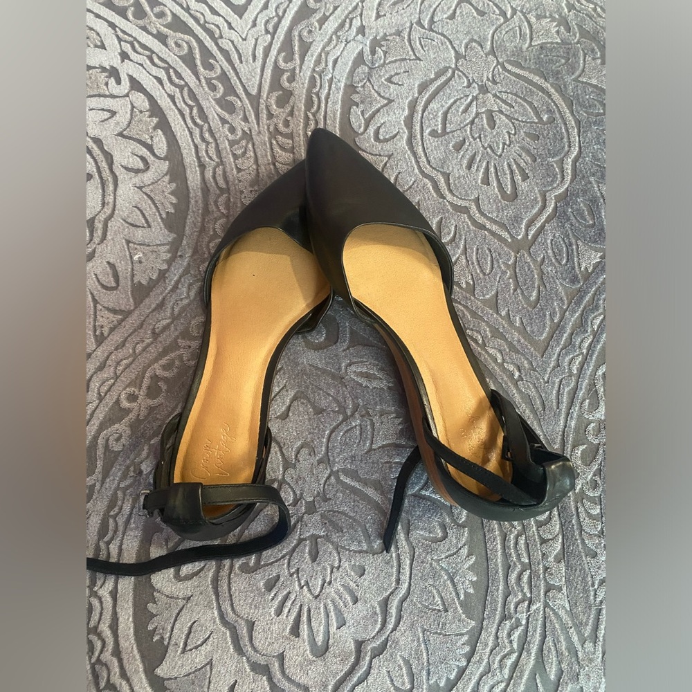 Classic flat/ Black/ 9 1/2M WOMENS/ CROWN VINTAGE